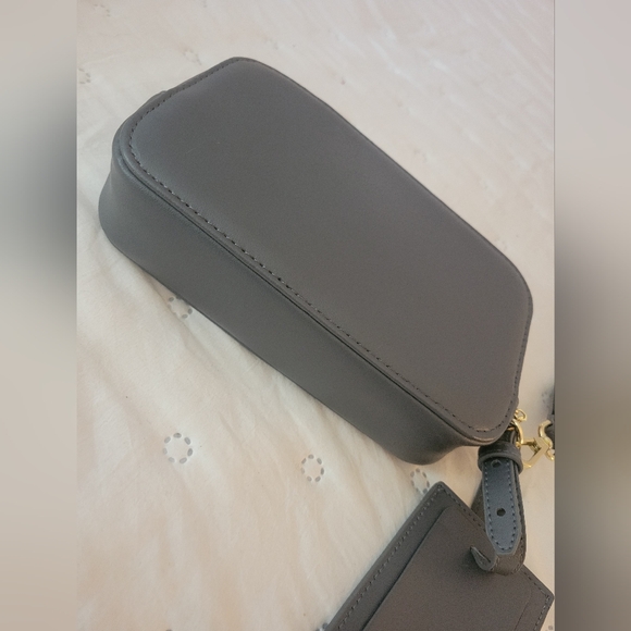 Moschino make up bag and luggage tag 3pc set - Picture 5 of 8